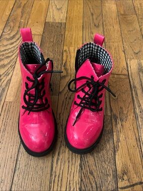 Girls' Glossy Hot Pink Lace-Up Ankle Boots